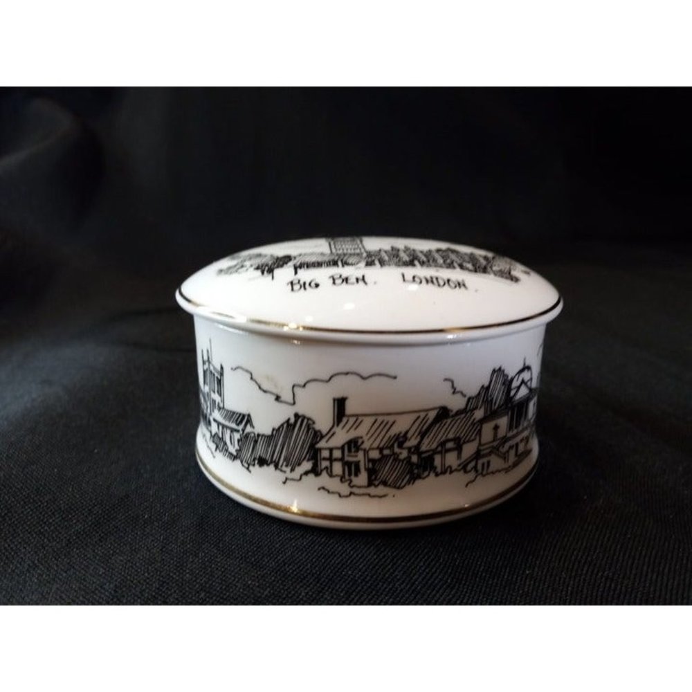 British Heritage Falcon China Decorative Box Made in‎ England (9d1)